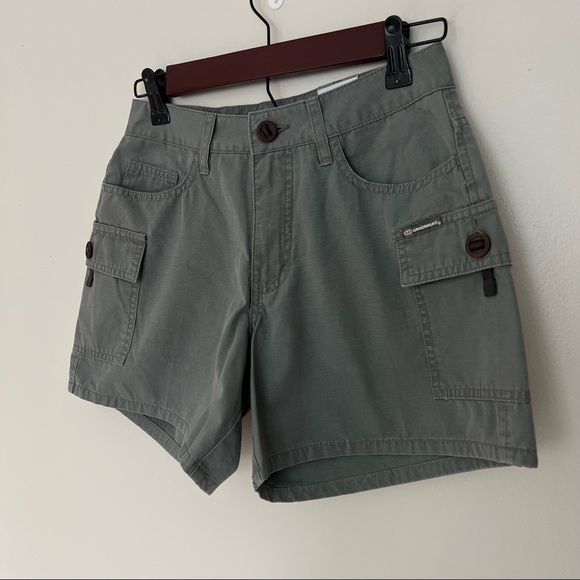 NWT UNIONBAY Womens Juniors Cargo Shorts Size 1 Sage Green - Picture 3 of 14